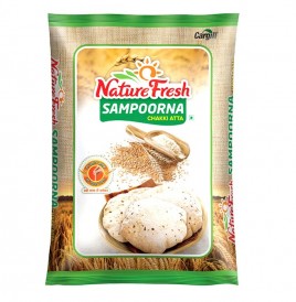 Nature Fresh Sampoorna Chakki Aata   Pack  5 kilogram